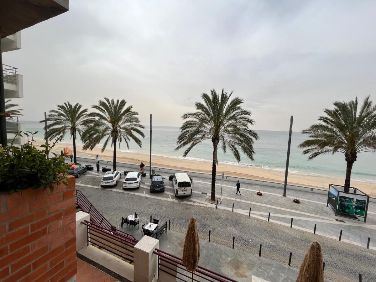 Apartamento T1 com vista mar a 1 minuto a pé da praia Sesimbra Exterior foto